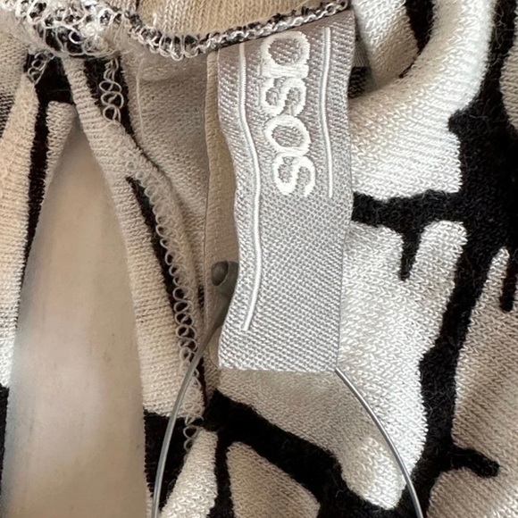 ASOS Woman’s Maternity Cold Shoulder White and Black Blouse size 8 - Picture 3 of 11